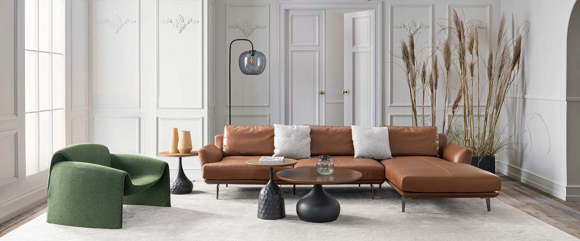 LISNS French-style living room with classic mouldings