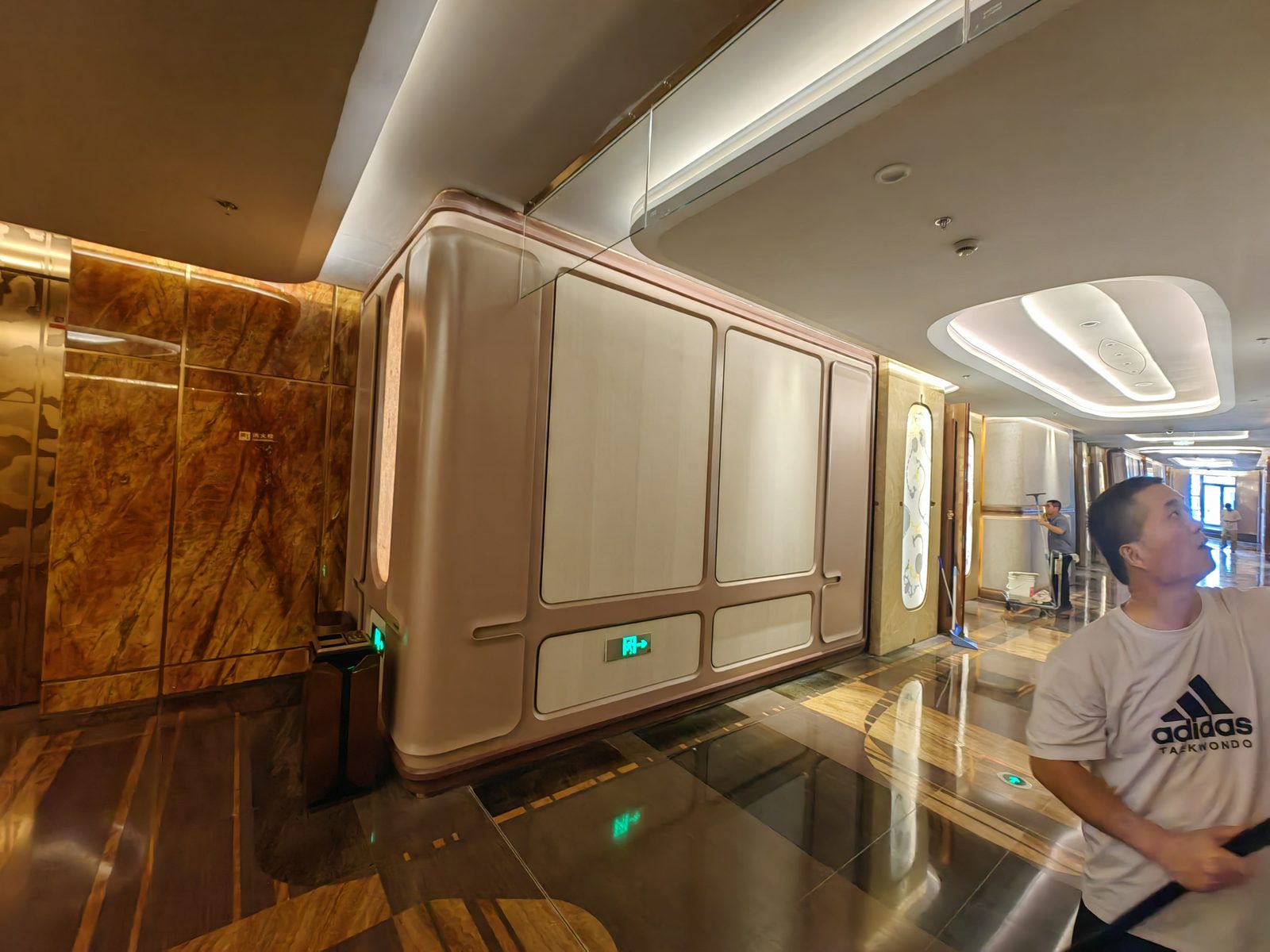 On-site fixed installation of shaped wood veneer