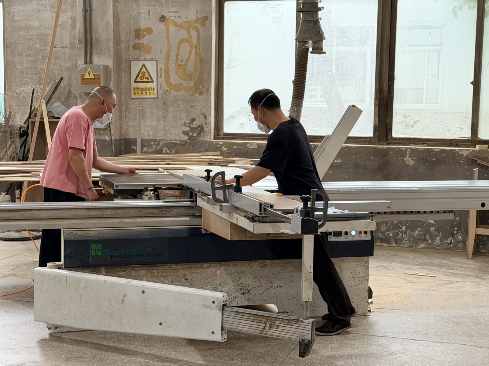 Hand cutting panels