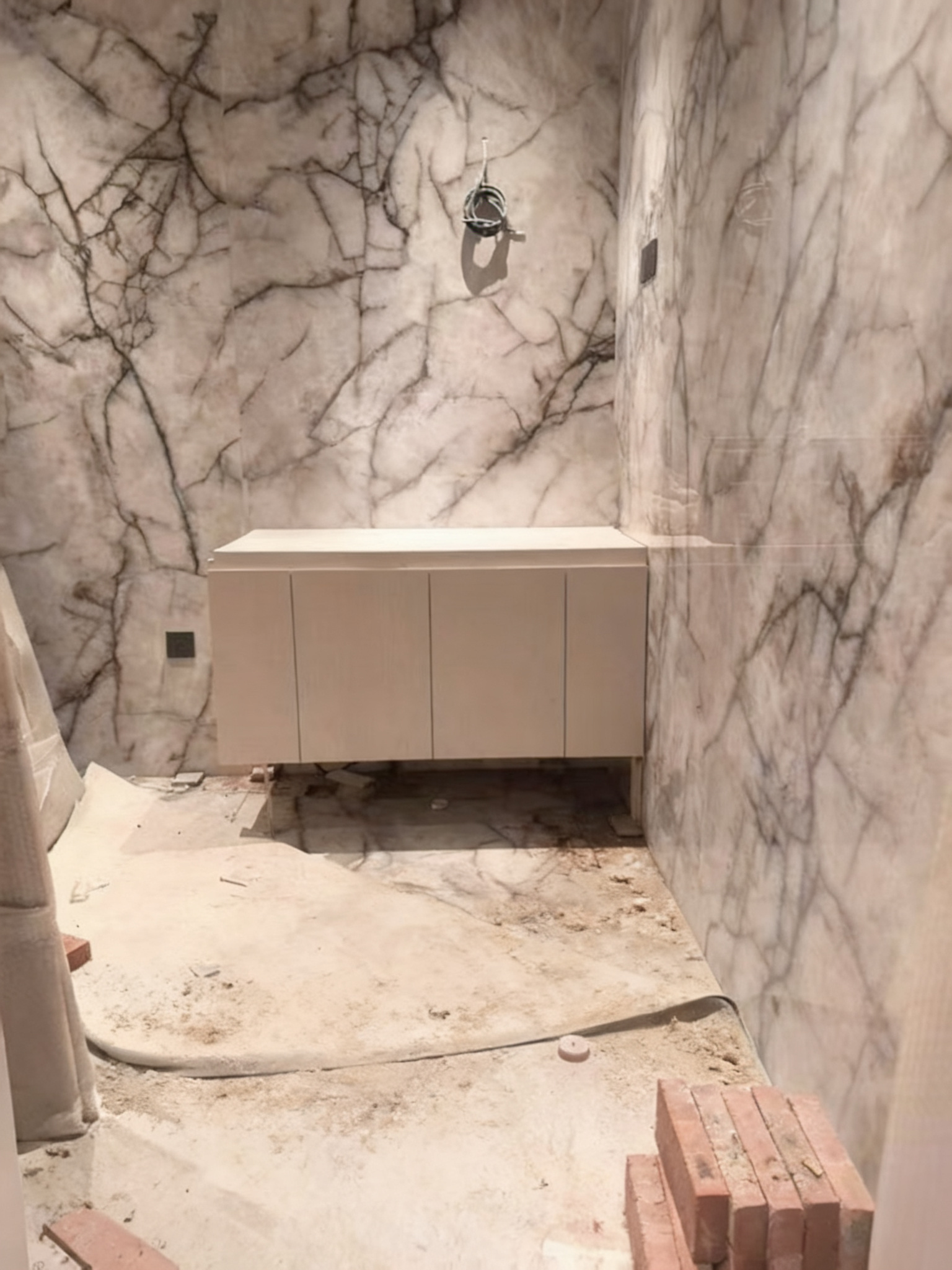 Shared bathroom floor-standing bathroom vanity