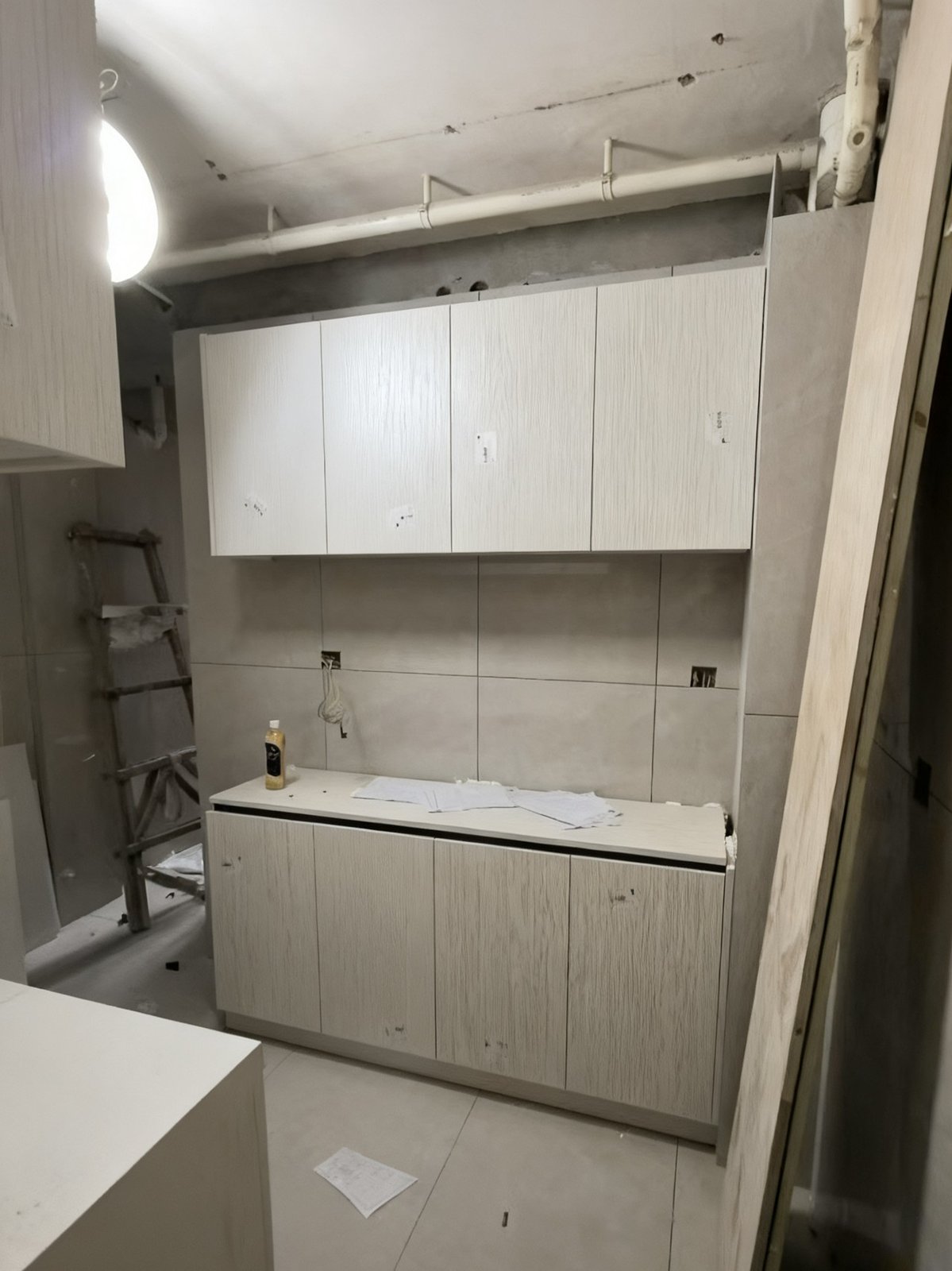 Kitchen: custom upper and lower cabinet units